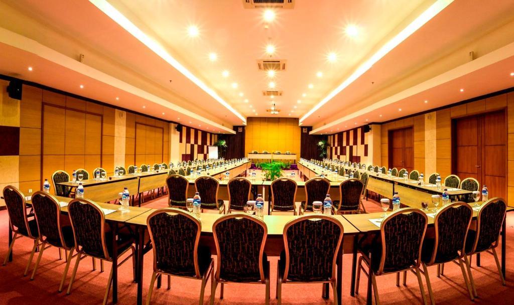 กูตา เซ็นทรัลพาร์ค โฮเต็ล Hotel ภายนอก รูปภาพ